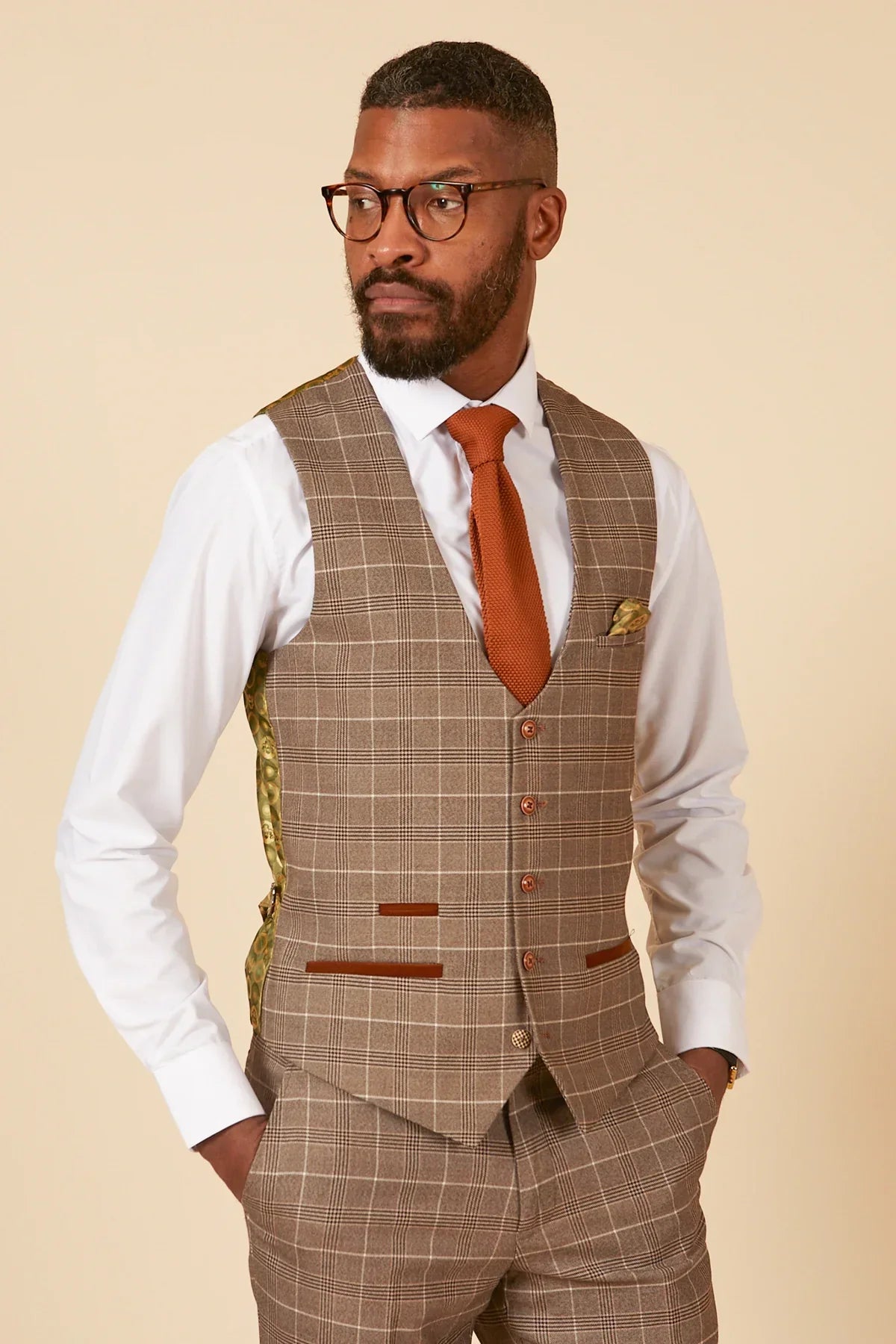 3-dielny oblek - Kostým pre mužov v béžovej farbe s károvaným vzorom - Marc Darcy Ray hnedý oblek